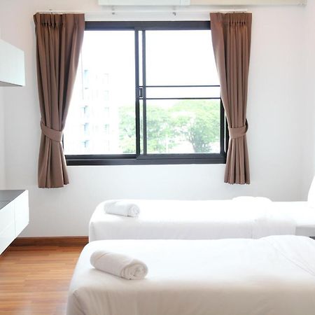V-Twin Donjan Service Apartment Chiang Mai Bagian luar foto