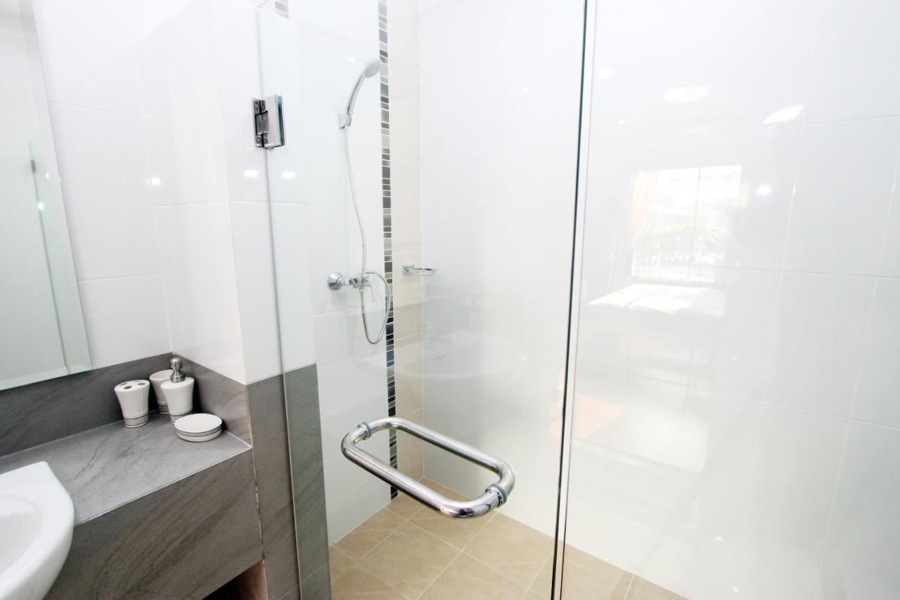 V-Twin Donjan Service Apartment Chiang Mai Bagian luar foto