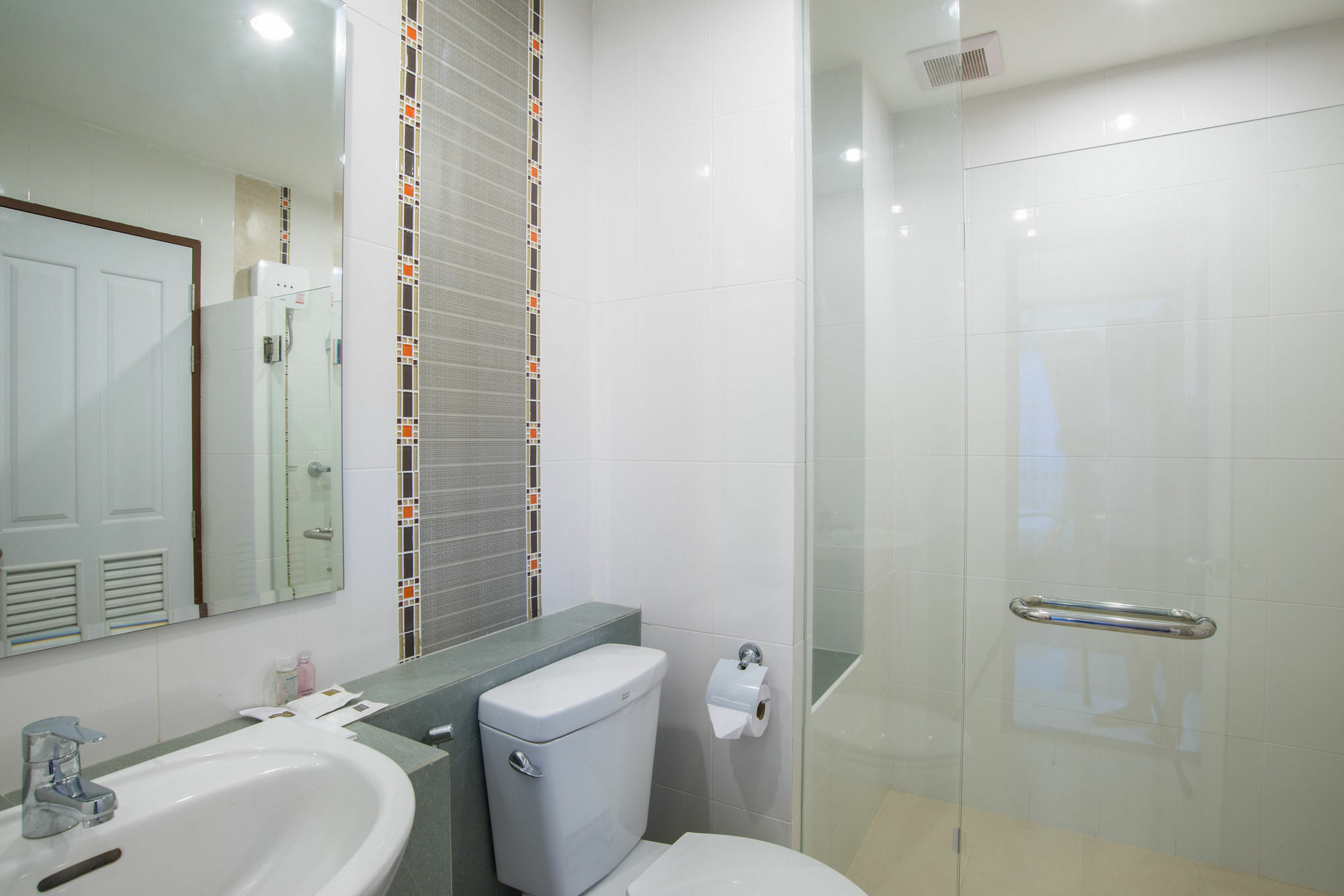 V-Twin Donjan Service Apartment Chiang Mai Bagian luar foto