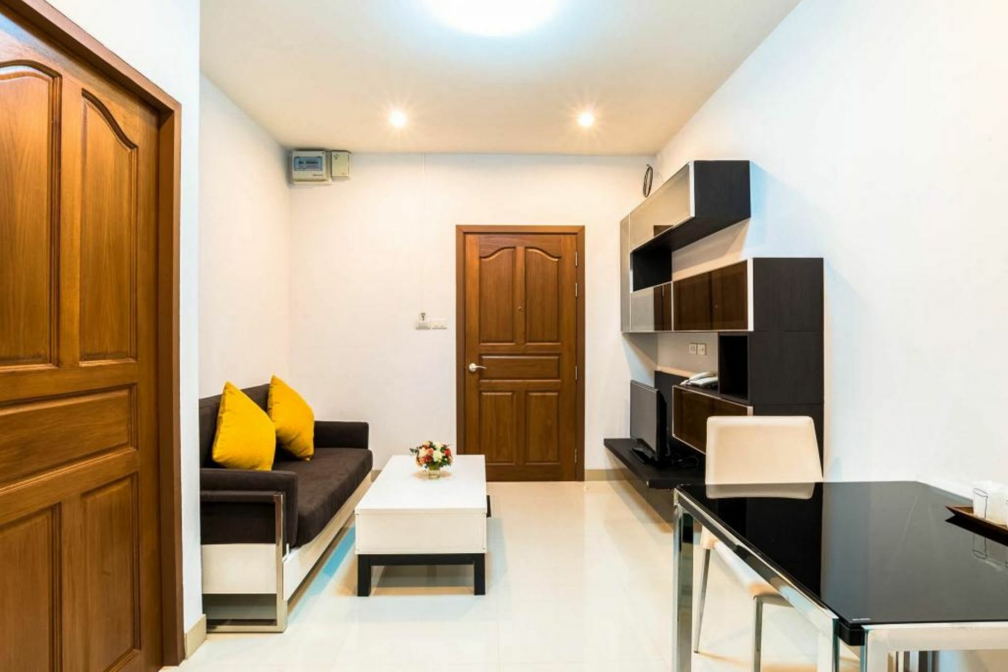 V-Twin Donjan Service Apartment Chiang Mai Bagian luar foto