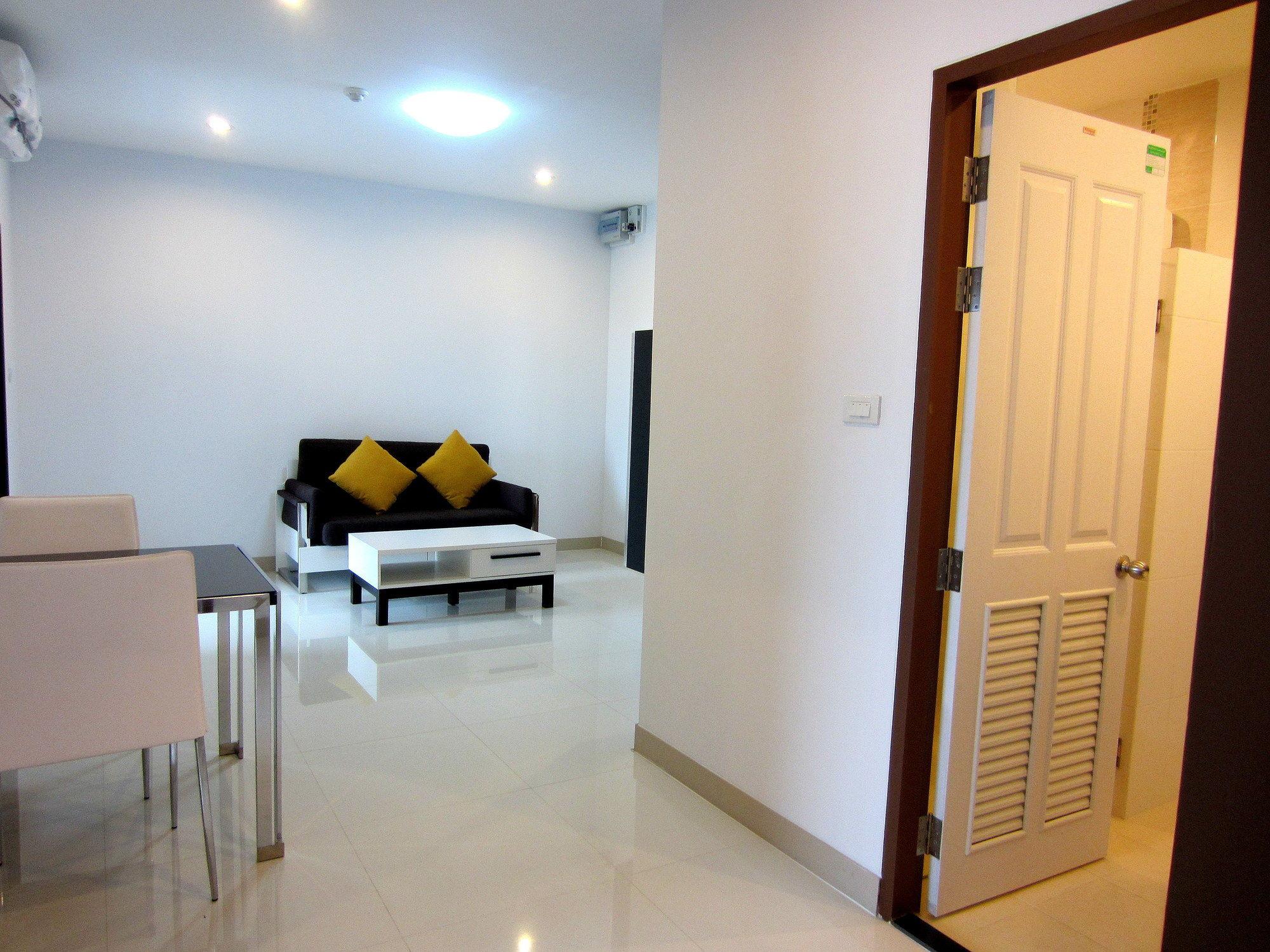 V-Twin Donjan Service Apartment Chiang Mai Bagian luar foto