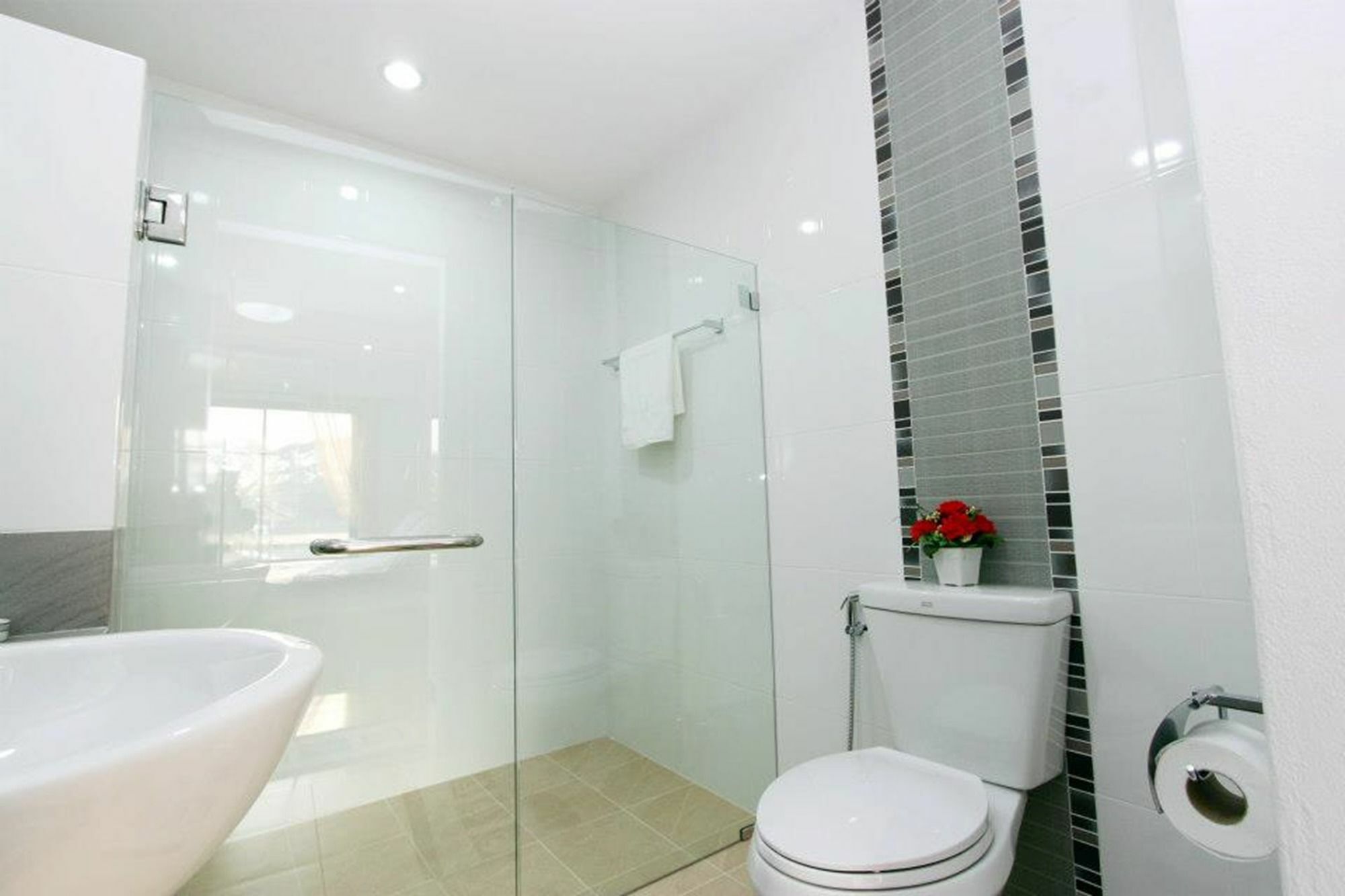 V-Twin Donjan Service Apartment Chiang Mai Bagian luar foto
